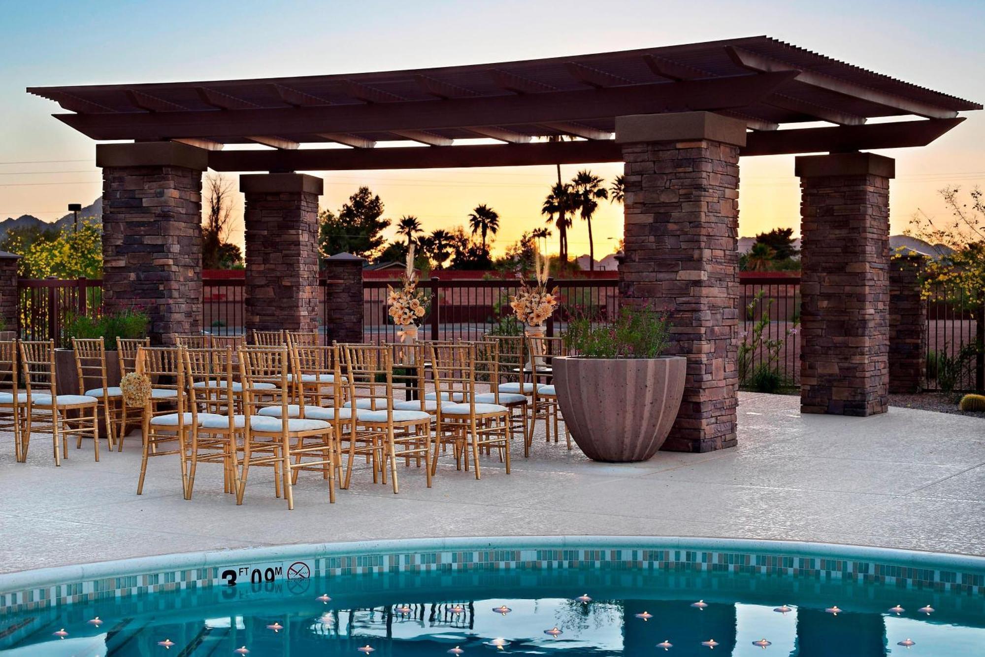 Courtyard By Marriott Scottsdale Salt River Экстерьер фото