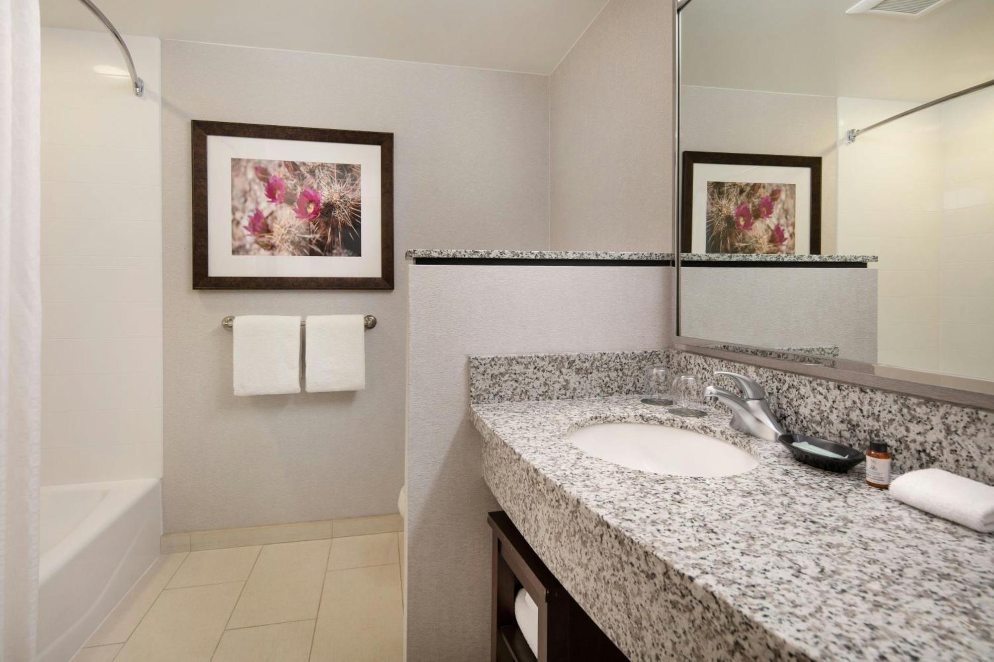 Courtyard By Marriott Scottsdale Salt River Экстерьер фото